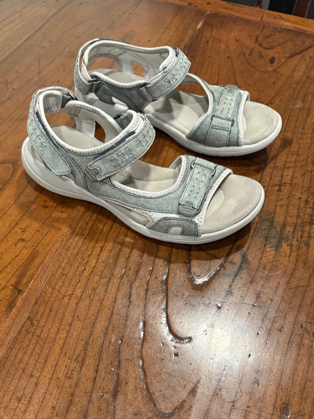 Clarks Cloudsteppers Mira Bay Grey Strappy Sport Sandals Walking Comfort Size 6